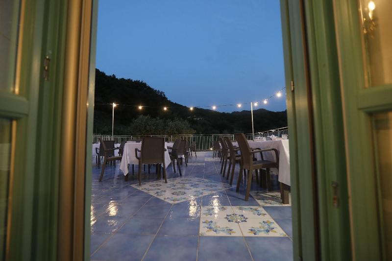 Borgo Rosso Di Sera Resort Country Chic - Restoran