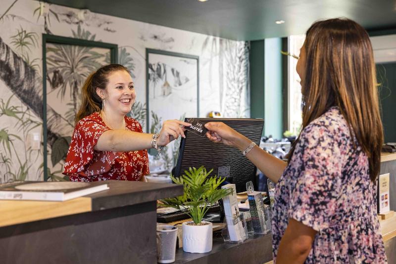 Hotel Les Suites De Cra Cy - Lobi