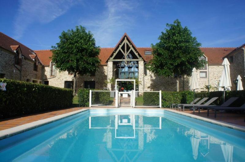 Hotel Les Suites De Cra Cy - Havuz
