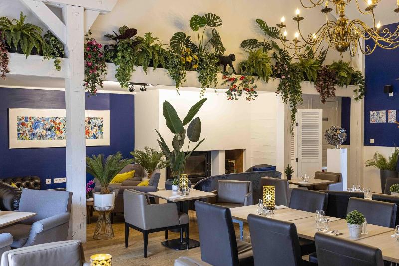 Hotel Les Suites De Cra Cy - Restoran