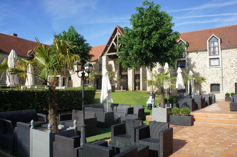 Hotel Les Suites De Cra Cy - Teras