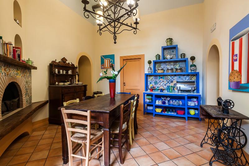 Casa Astarita - Genel