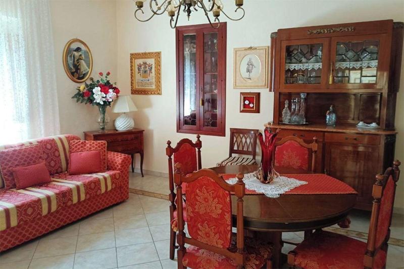 Albergodiffusovolterra - Genel