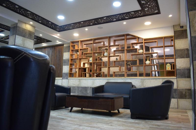Nour Hotel Apartments - Lobi
