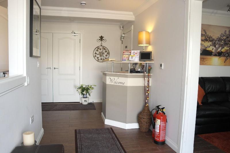 Maclean Guest House - Lobi