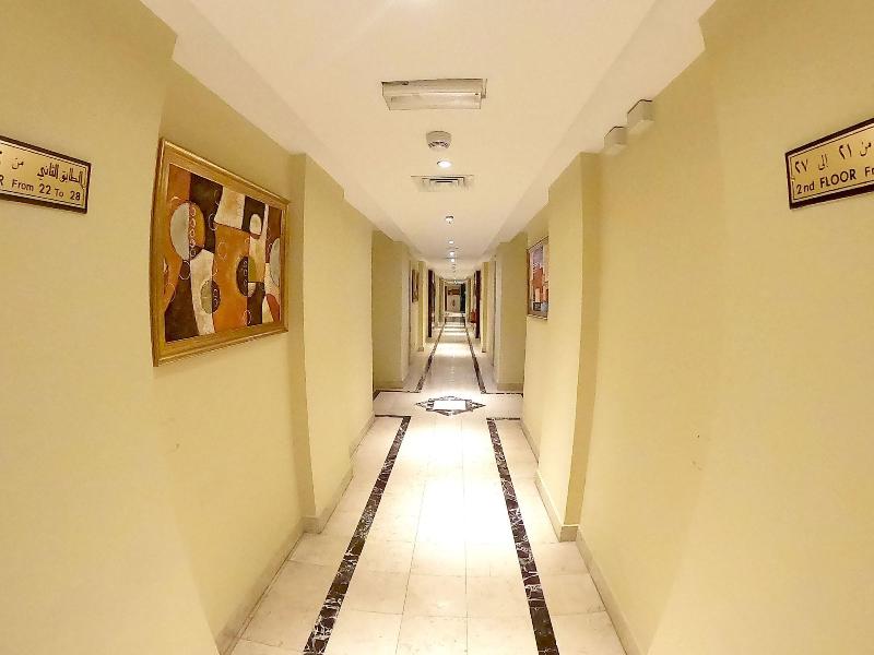 The Apartments - Lobi