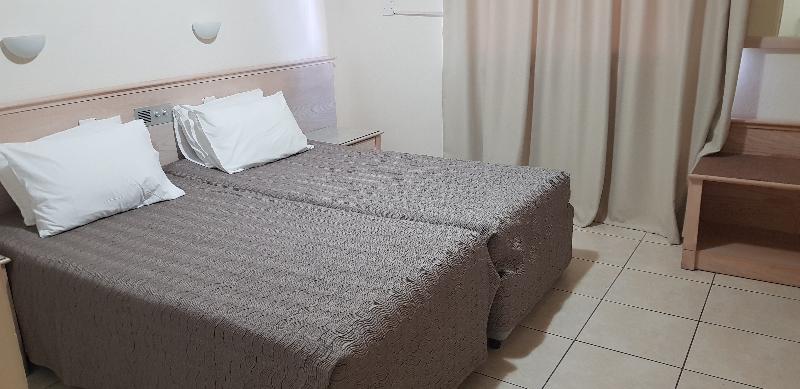 Senator Hotel Apts - Oda