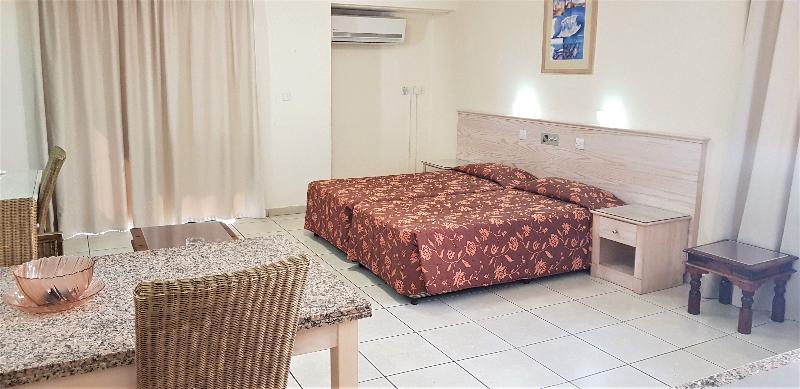Senator Hotel Apts - Oda