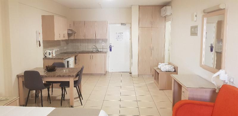 Senator Hotel Apts - Oda