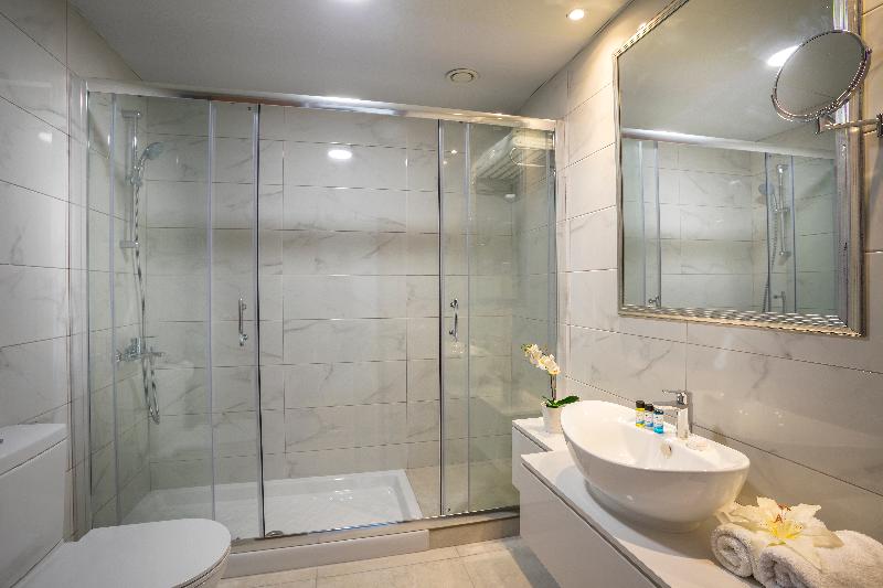 Aquamare Beach Hotel & Spa - Oda