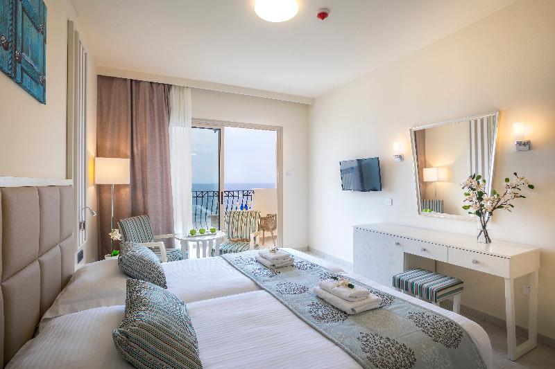 Aquamare Beach Hotel & Spa - Oda