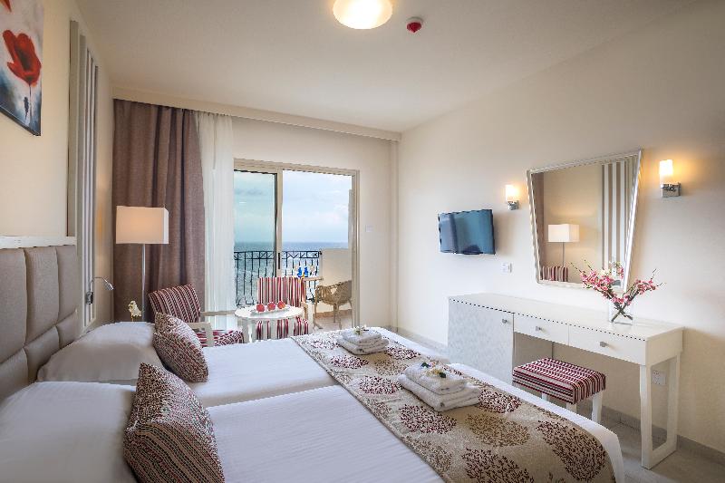 Aquamare Beach Hotel & Spa - Oda