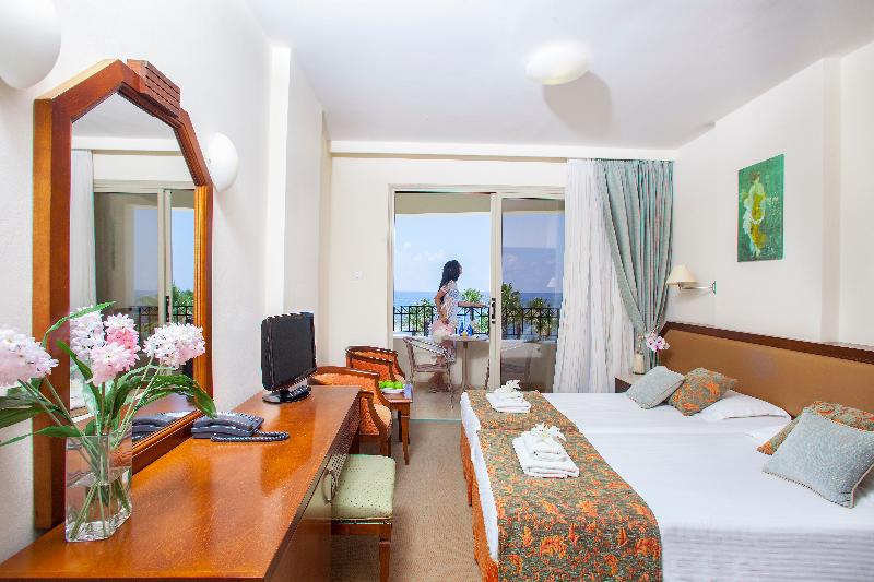 Aquamare Beach Hotel & Spa - Oda