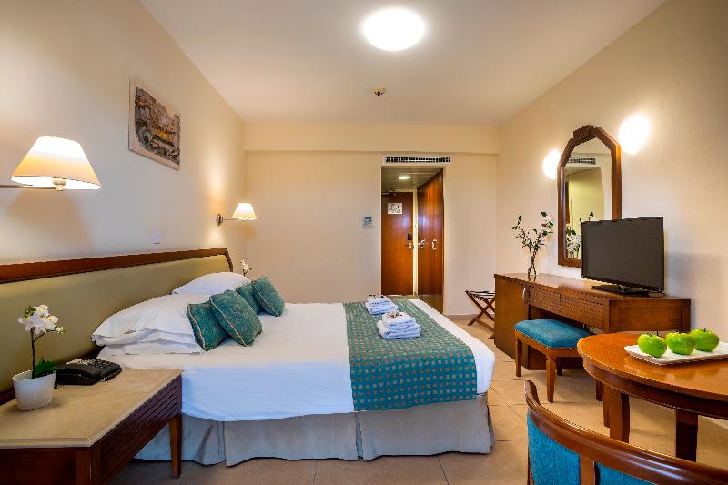 Aquamare Beach Hotel & Spa - Oda