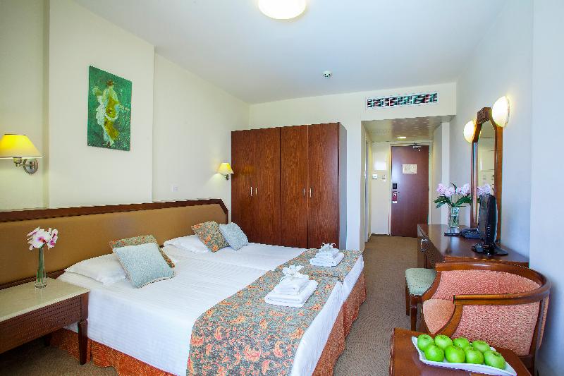 Aquamare Beach Hotel & Spa - Oda