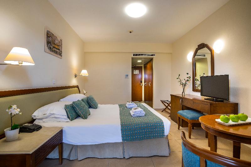 Aquamare Beach Hotel & Spa - Oda