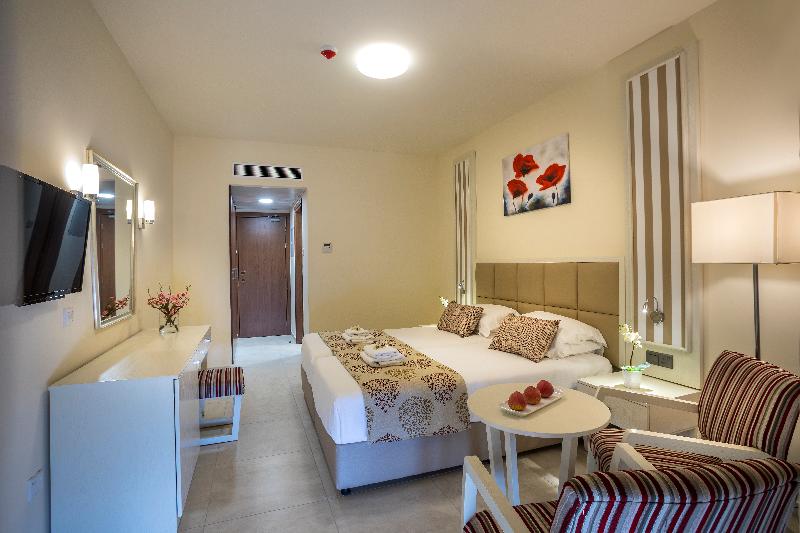 Aquamare Beach Hotel & Spa - Oda