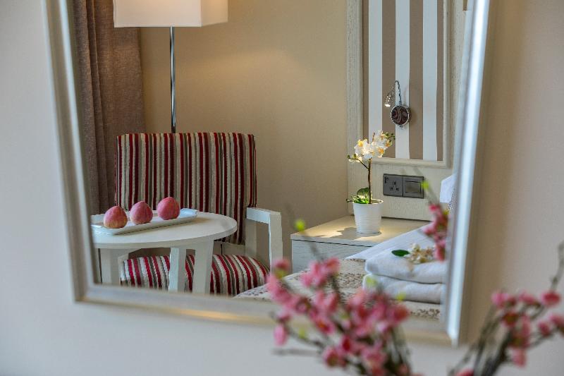 Aquamare Beach Hotel & Spa - Oda