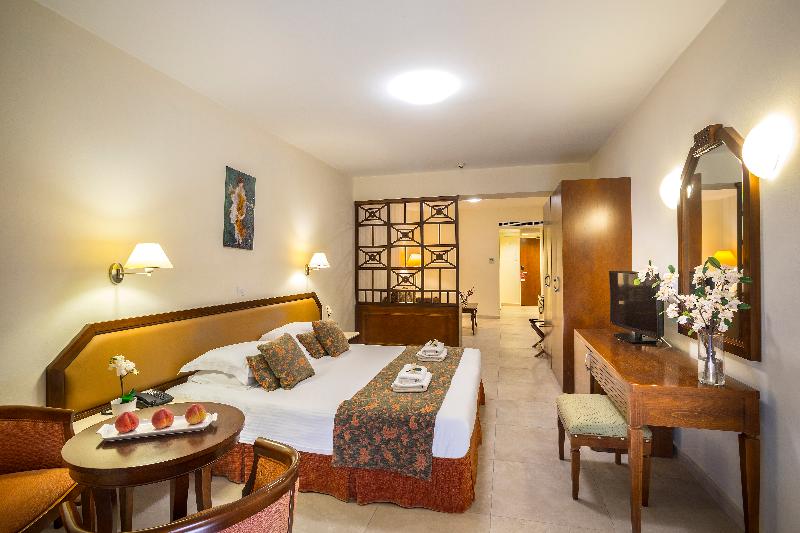 Aquamare Beach Hotel & Spa - Oda
