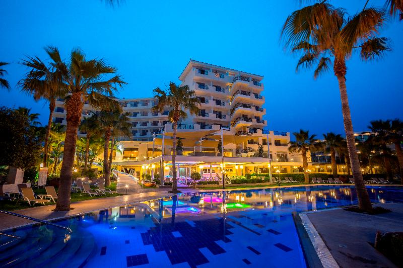 Aquamare Beach Hotel & Spa - Havuz