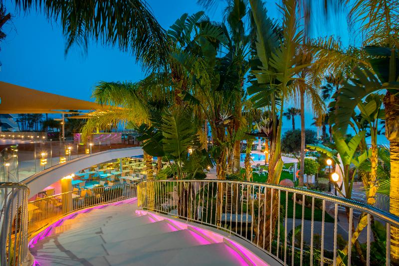 Aquamare Beach Hotel & Spa - Teras