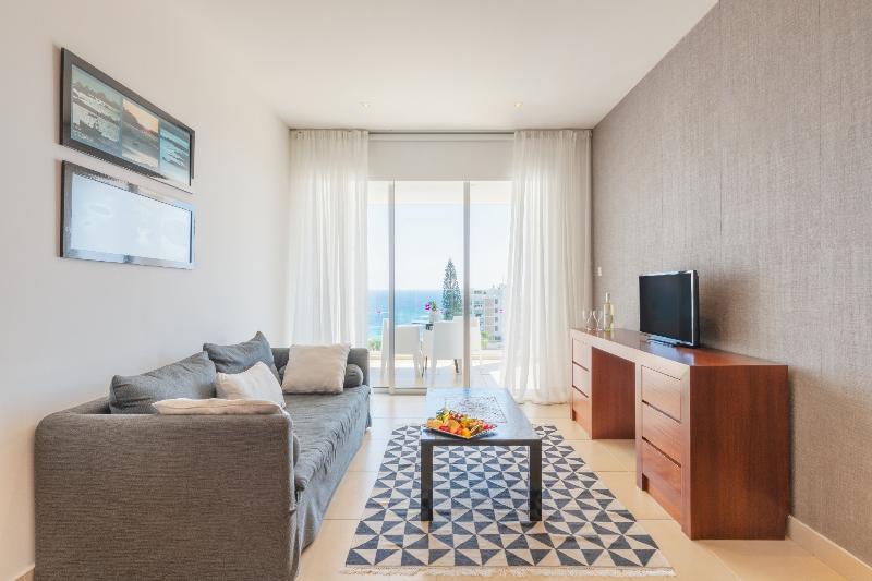Napa Mermaid Hotel & Suites - Oda