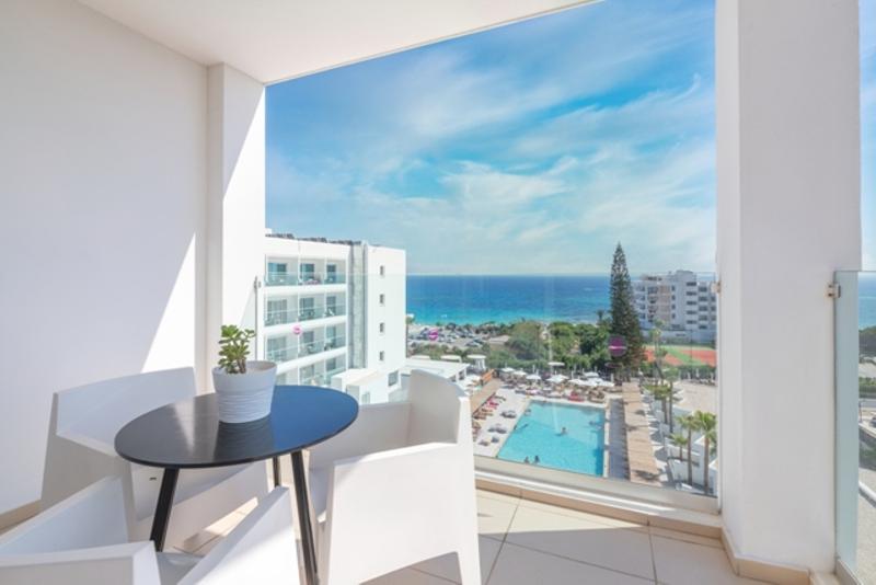 Napa Mermaid Hotel & Suites - Oda
