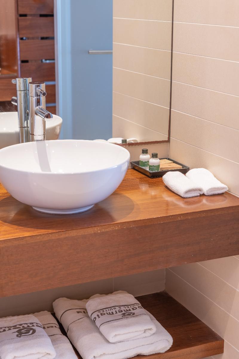 Napa Mermaid Hotel & Suites - Oda