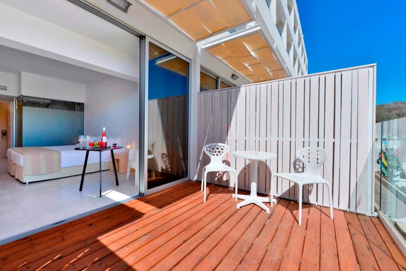 Napa Mermaid Hotel & Suites - Oda