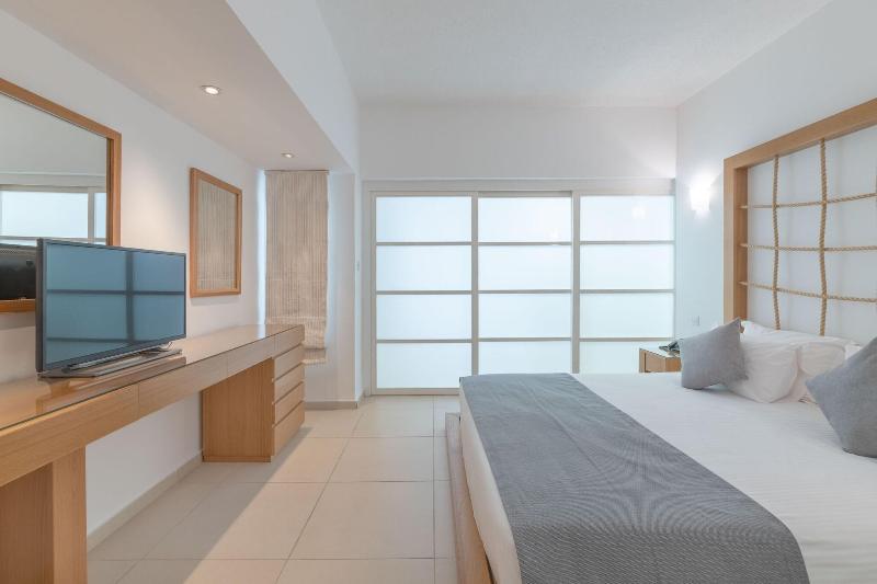 Napa Mermaid Hotel & Suites - Oda