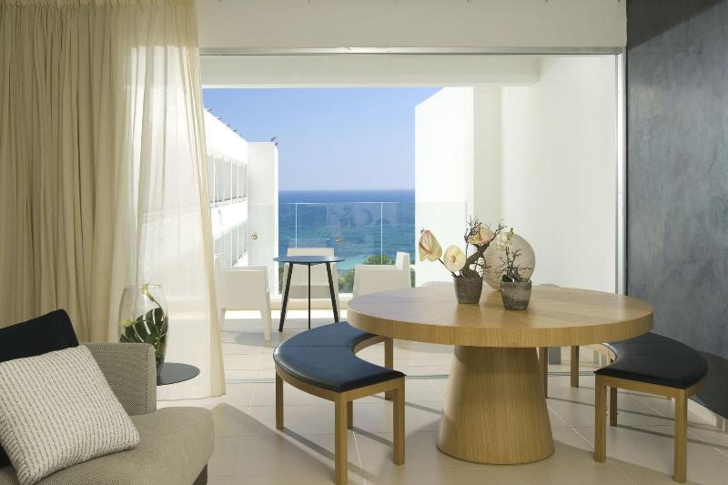 Napa Mermaid Hotel & Suites - Oda