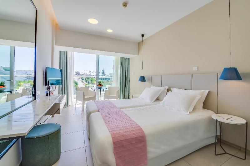 Napa Mermaid Hotel & Suites - Oda
