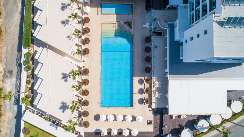 Napa Mermaid Hotel & Suites - Havuz