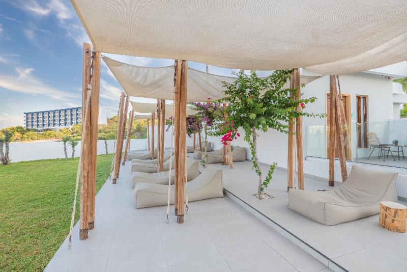 Napa Mermaid Hotel & Suites - Teras