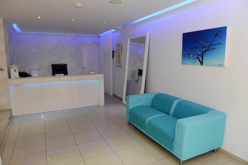Les Palmiers Hotel - Lobi