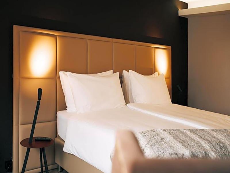 Hotel Dakota - Genel