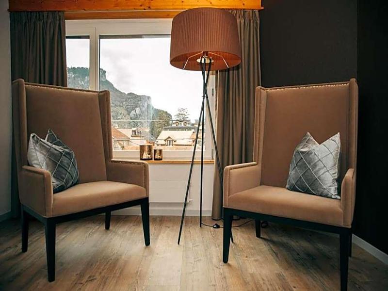 Hotel Dakota - Genel
