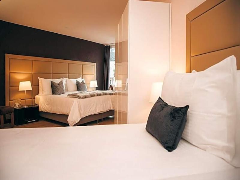 Hotel Dakota - Genel