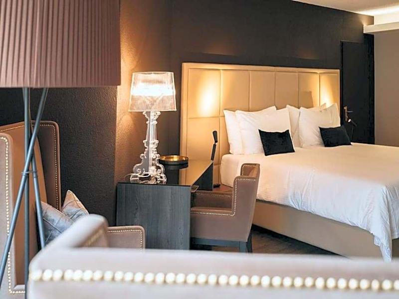 Hotel Dakota - Genel