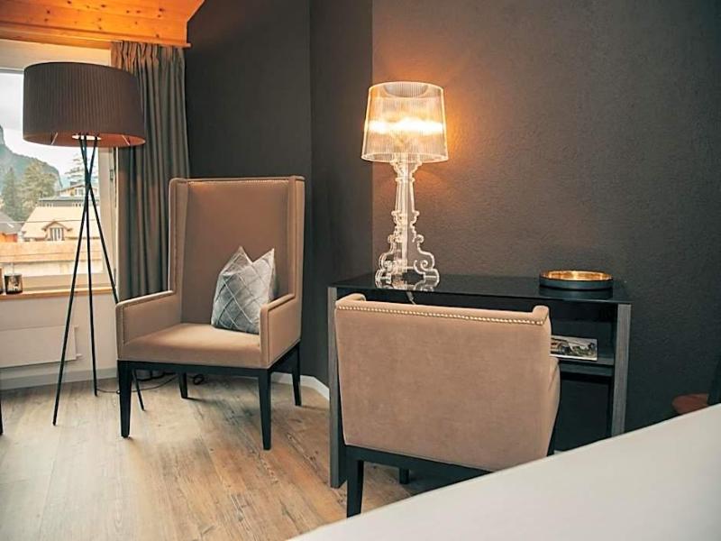 Hotel Dakota - Genel