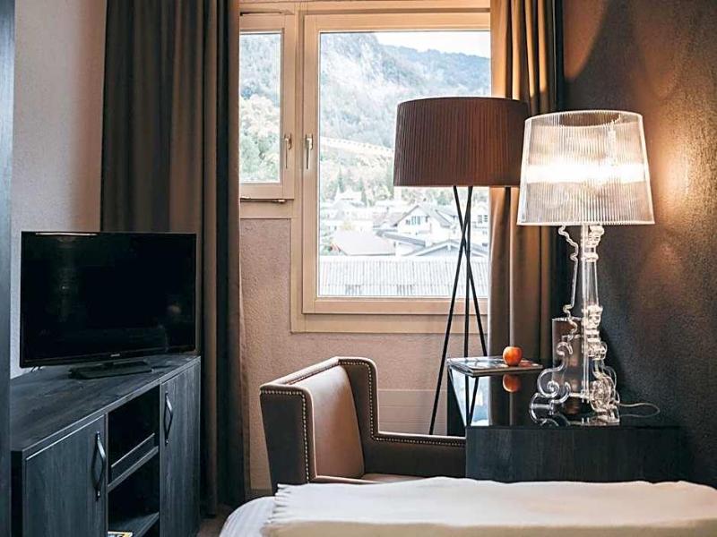 Hotel Dakota - Genel