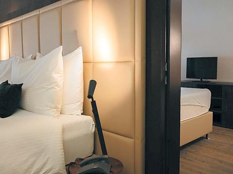Hotel Dakota - Genel