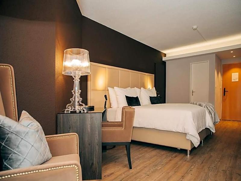 Hotel Dakota - Genel