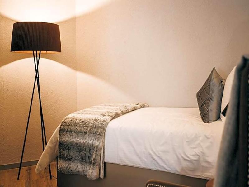 Hotel Dakota - Genel