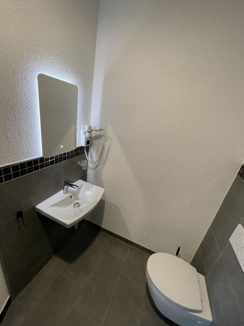 Yebs Hotel - Oda