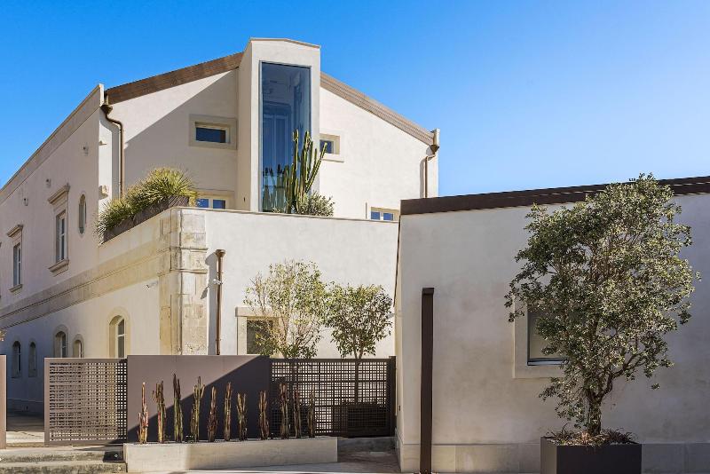 Byssus Suites - Genel