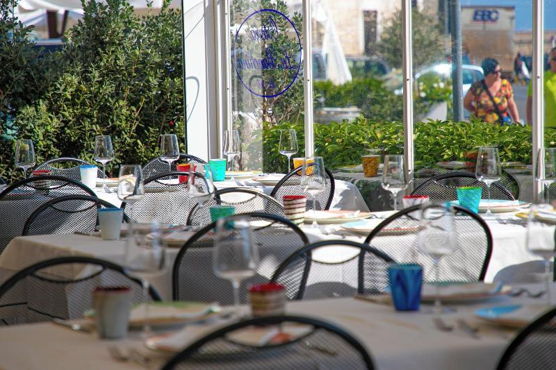 La Banchina Luxury Suites - Restoran