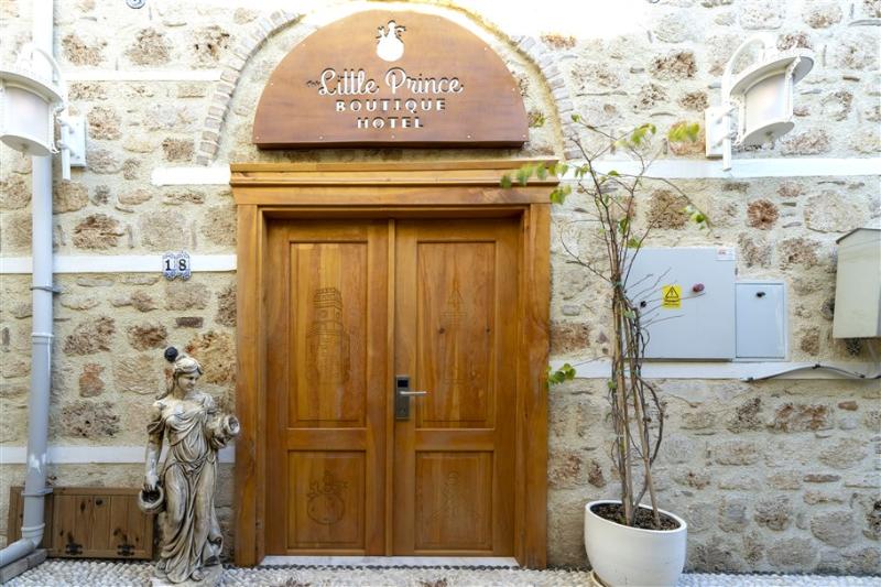 The Little Prince Pension - Genel