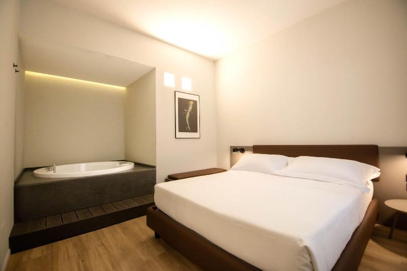 Palazzo Bellocchi Suites Apartments - Oda
