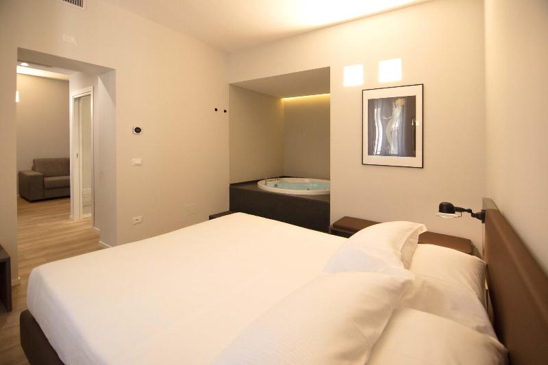 Palazzo Bellocchi Suites Apartments - Oda